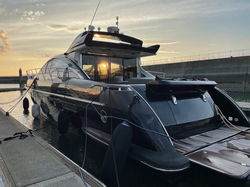 Sunseeker サンセット - クルーザー販売
